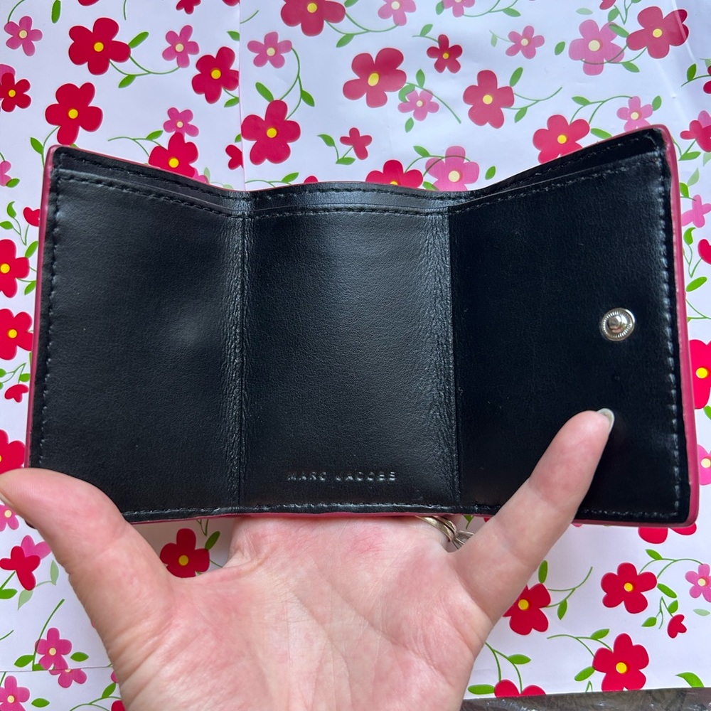 Marc Jacob’s pink leather mini compact wallet - Picture 2 of 13